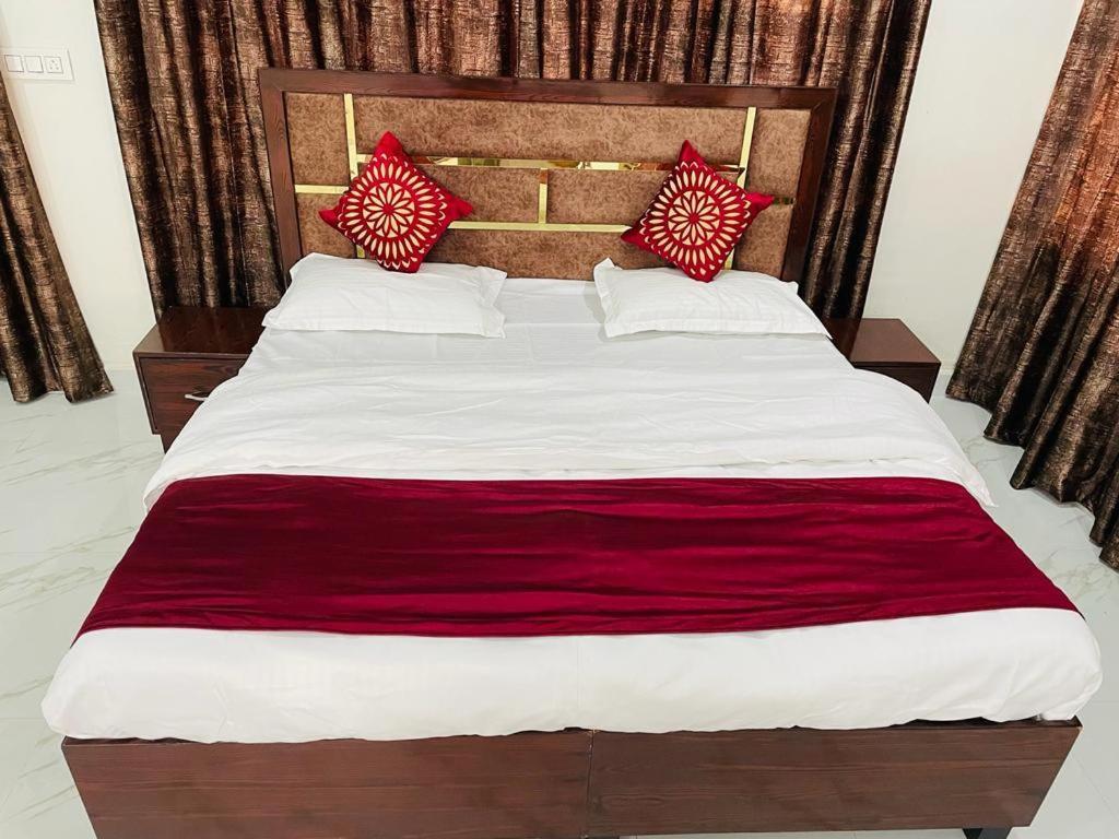 Zora Park Luxury Rooms فيساخاباتنام المظهر الخارجي الصورة