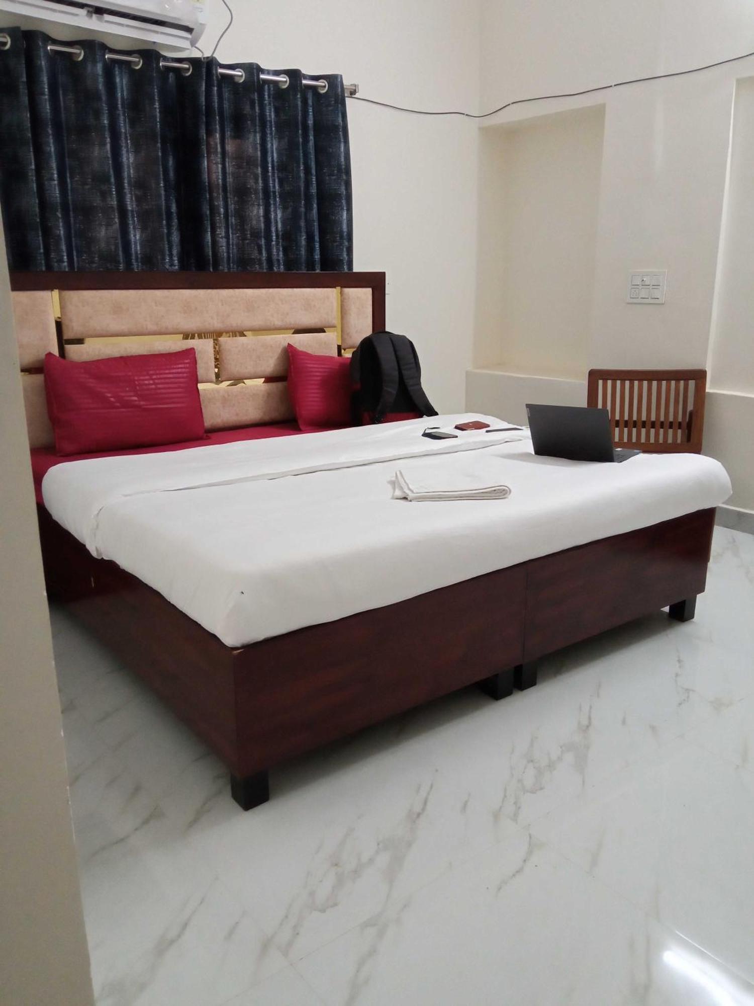 Zora Park Luxury Rooms فيساخاباتنام المظهر الخارجي الصورة